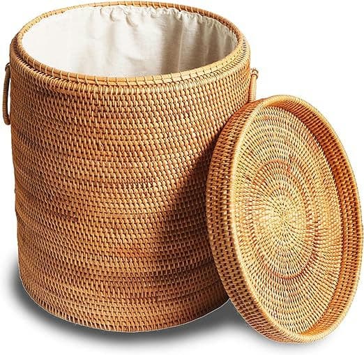 HQT Rattan Laundry Hampers, Premium Honey Brown Round Hand Woven Rattan Hamper, Waste Basket with Cotton Liner, Lid and Handle for Bedroom Living Room Bathroom Basket for Dry and Organic Waste